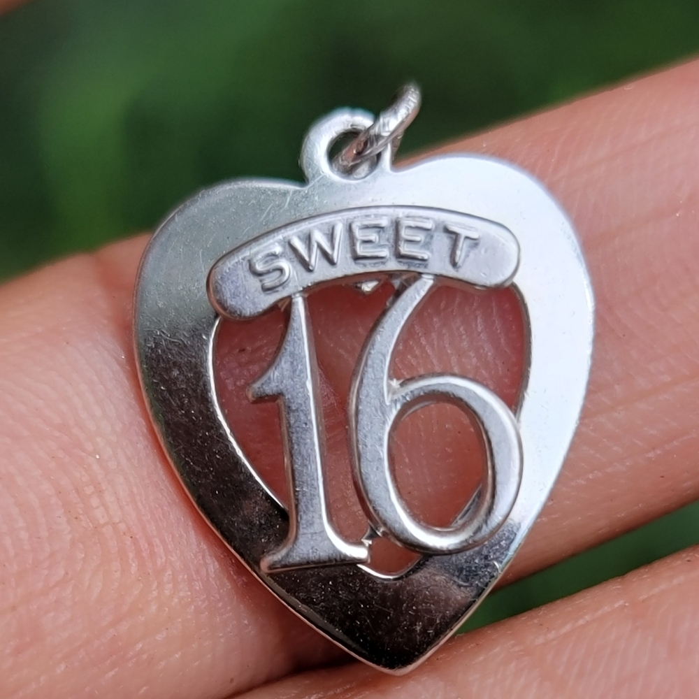 Vintage 925 sterling silver Sweet 16 heart bracelet charm